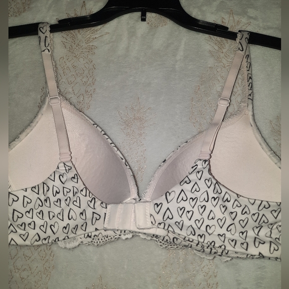 Victorias Secret Bra 36B No Wire. Bundle To Save!! - Picture 4 of 4